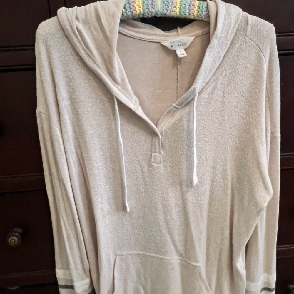 Market and Spruce 🌲 hoodie sweatshirt